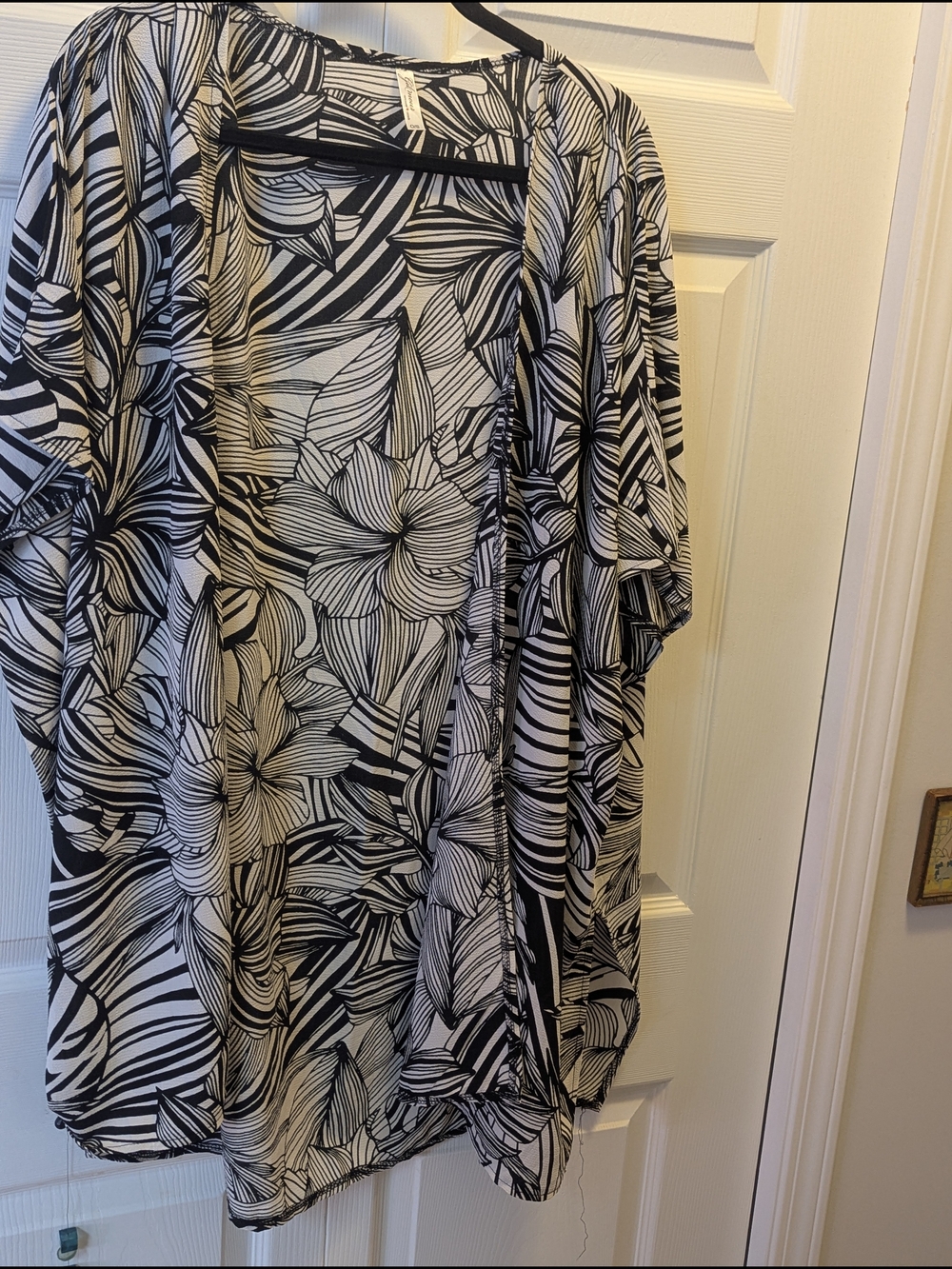 Black & White Floral Open-Front Women's KimonoTop